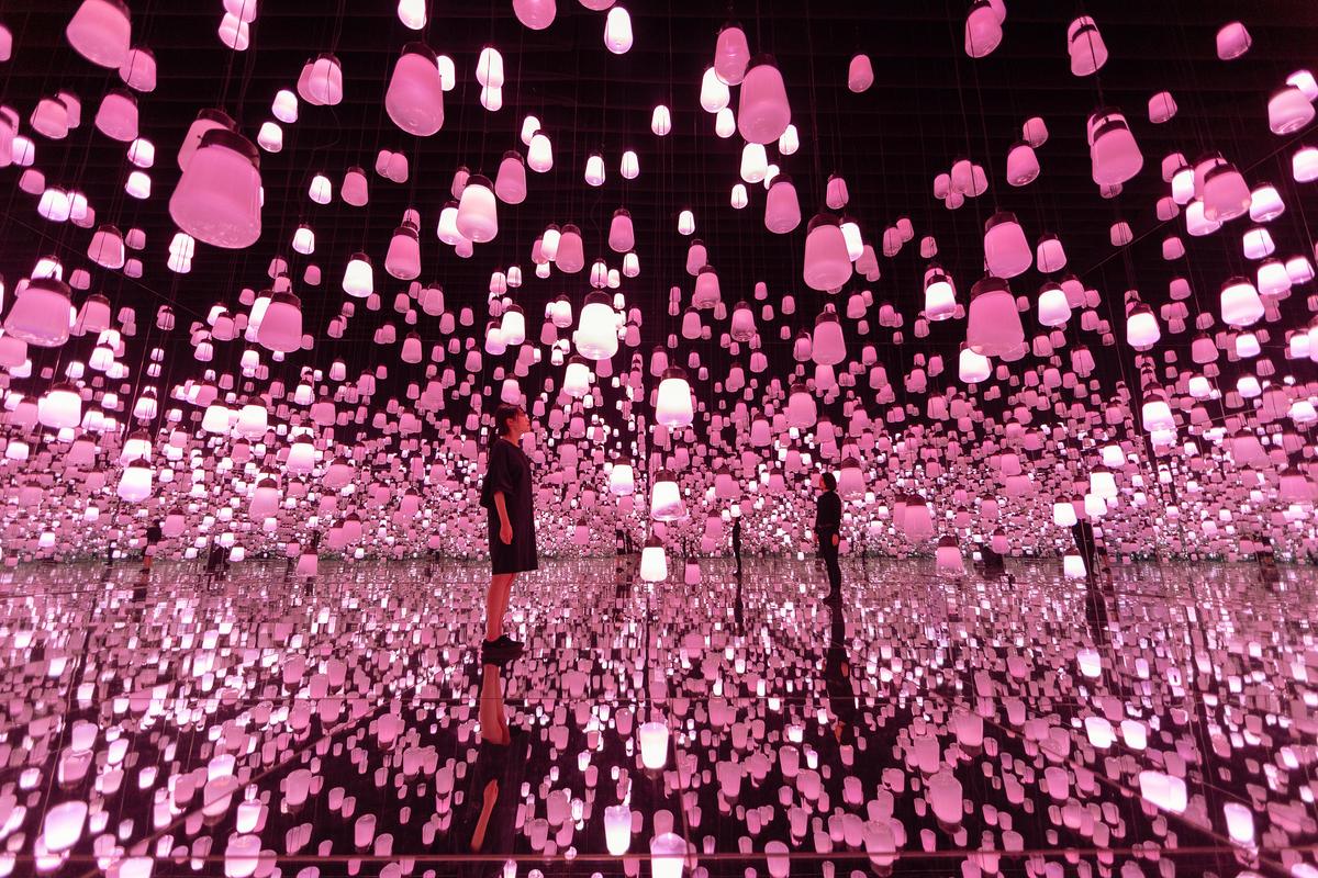 Forest of Resonating Lamps: One Stroke - Cherry Blossoms