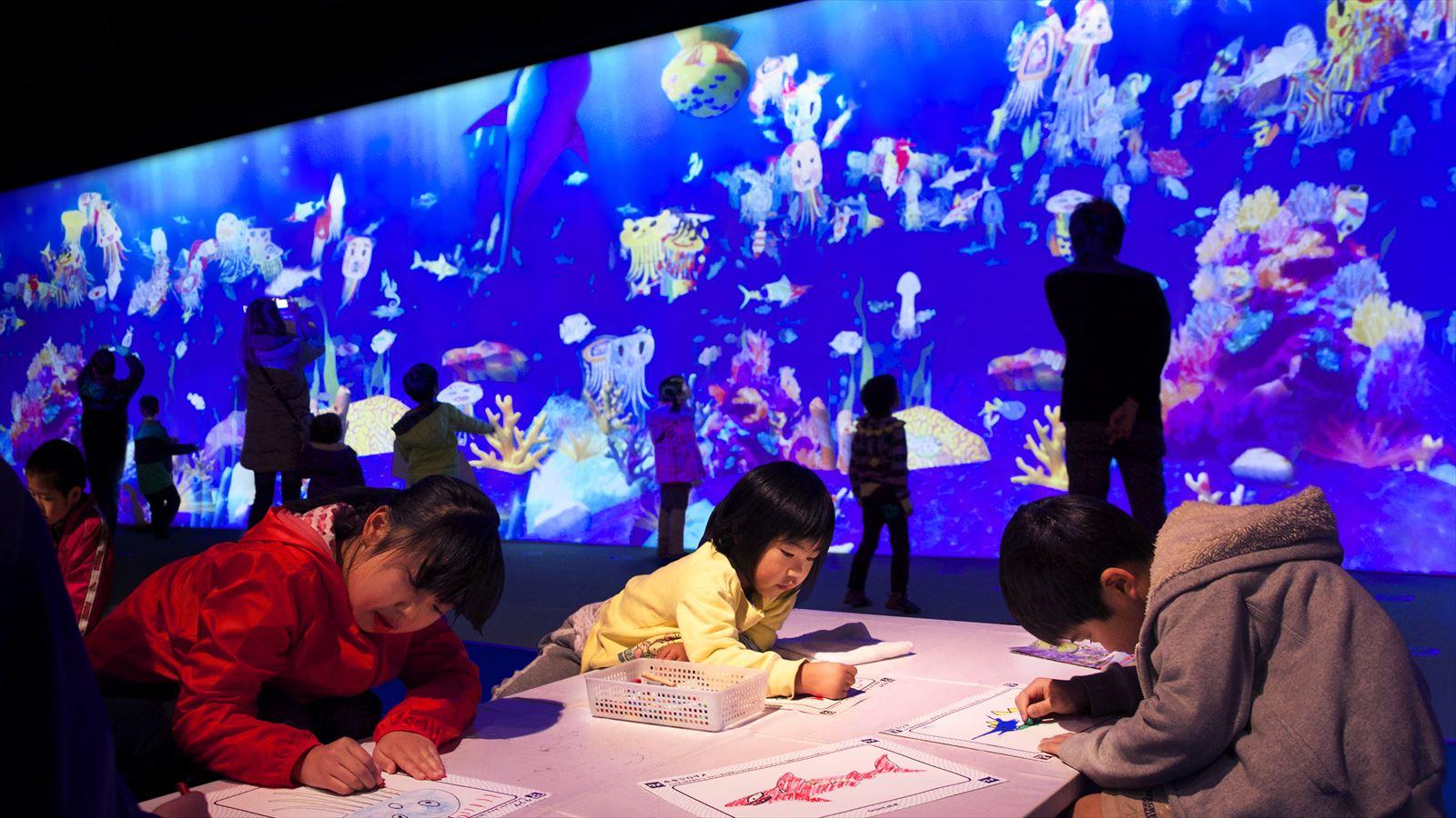 お絵かき水族館 / Sketch Aquarium | チームラボ 学ぶ！未来の遊園地